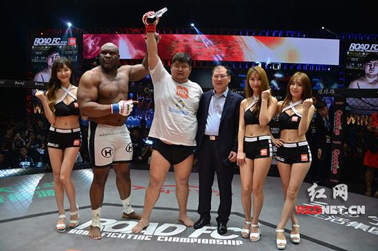 敖日格乐_ROAD FC 32.jpg