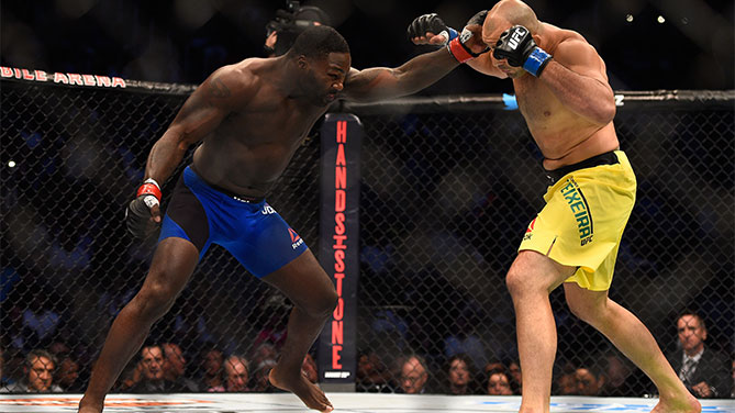 UFC-约翰逊-特谢拉.jpg