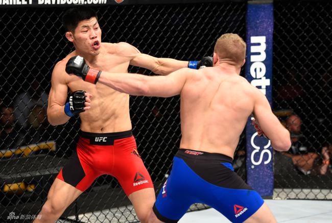 UFC-李景亮.jpg