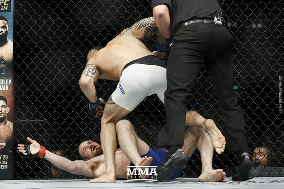 UFC-波兹尼比奥-1.jpg