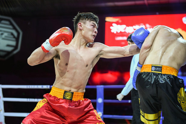 王港加冕首条中国拳王金腰带，64公斤级最强王者实至名归