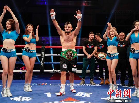 新疆双子星强势夺得WBO洲际拳王争霸赛双头衔