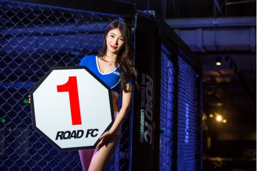 路德FC女神最新硬照，最专业ROAD GIRLS备受网友好评！