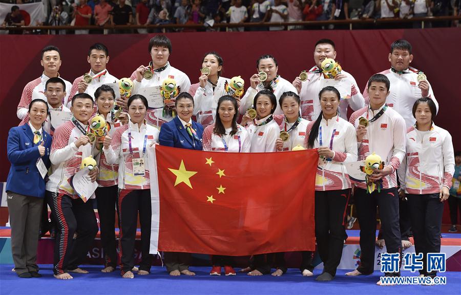 中国队获得柔道混合团体赛季军