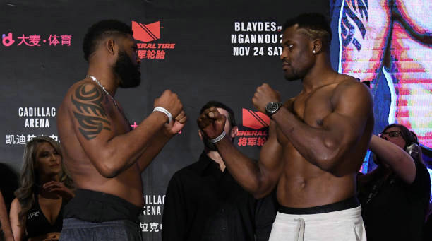 UFC北京站称重图集!中国选手全部顺利通过