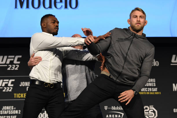 jon-jones-alexander-gustafsson-UFC.jpg