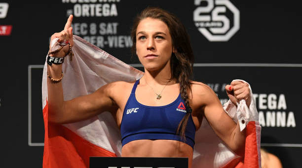 刚刚在周末结束的ufc 231期比赛上,前ufc女子草量级冠军乔安娜·