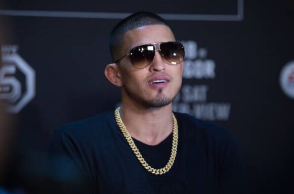 Anthony Pettis.jpg