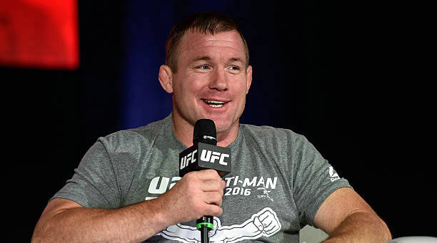 UFC名人堂成员前冠军马特·休斯被指控家暴,妻子已申请离婚