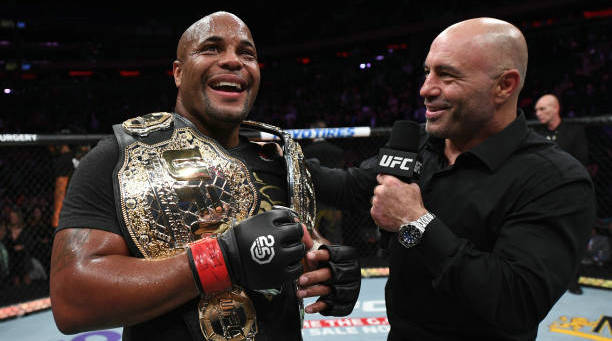 UFC冠军丹尼尔·科米尔表示因为伤病原因将推迟退役战的日期