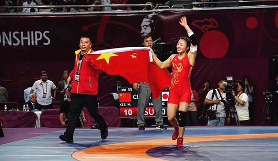 摔跤亚锦赛：中国女将打破“金牌荒”
