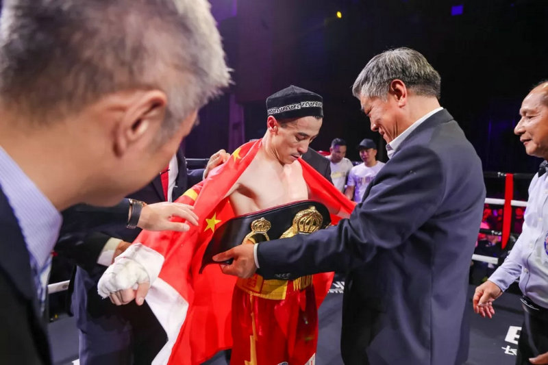 乌兰KO对手夺得世界冠军挑战权，第五届中日拳王争霸赛完满收官！