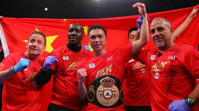 中国目前唯一世界拳王徐灿客场完胜不败挑战者卫冕WBA冠军金腰带