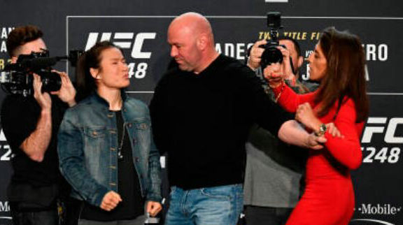 张伟丽：闭嘴！UFC 248赛前媒体日乔安娜咄咄逼人