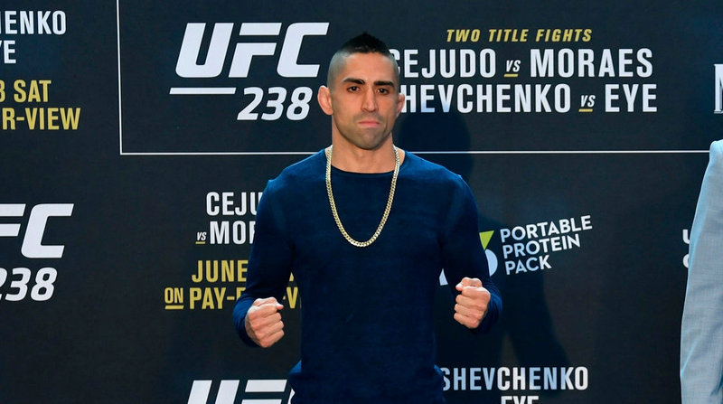 UFC-Ricardo Lamas.jpg