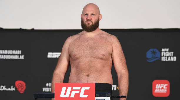 UFC格斗之夜187：本·罗斯威尔与菲利浦·林斯比赛取消