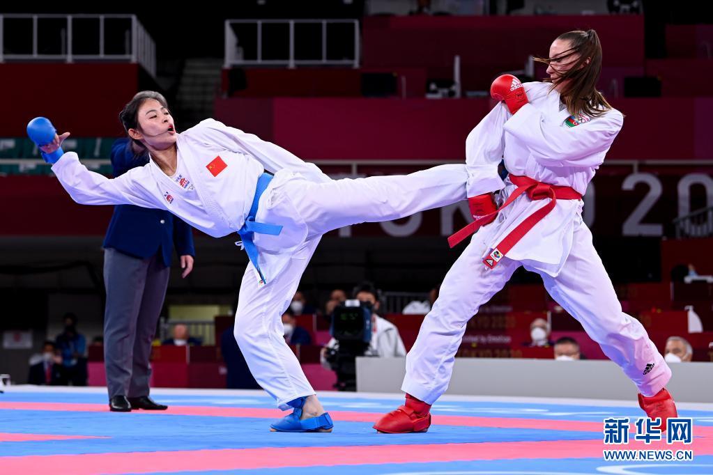 空手道女子组手61公斤以上级：龚莉获得季军