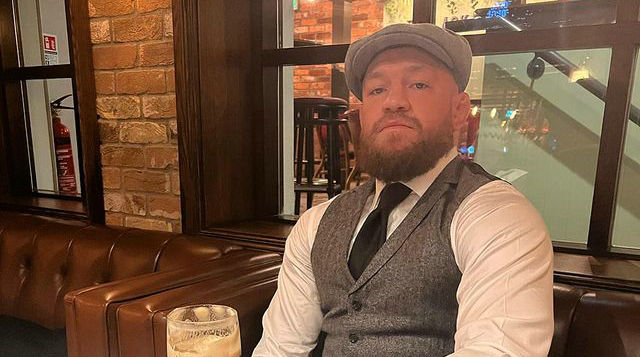 UFC巨星康纳·麦格雷戈的酒吧遭到汽油弹袭击,事件没有人员伤亡