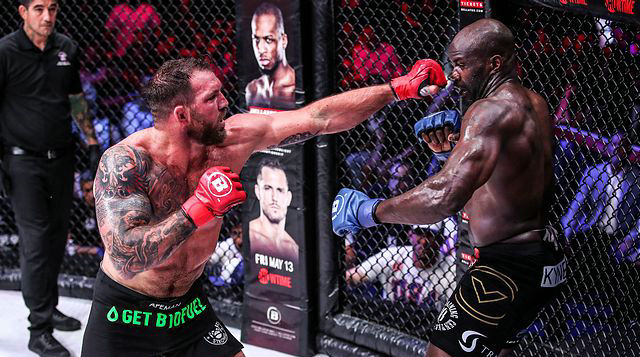 巴德完胜孔戈卫冕Bellator金腰带,罗梅罗第三局TKO获胜