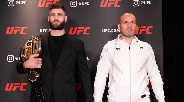 UFC 282:普罗查兹卡伤退，布拉乔维奇与安卡拉耶夫争夺金腰带