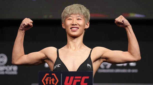 中国女将梁娜退出3月26日UFC比赛