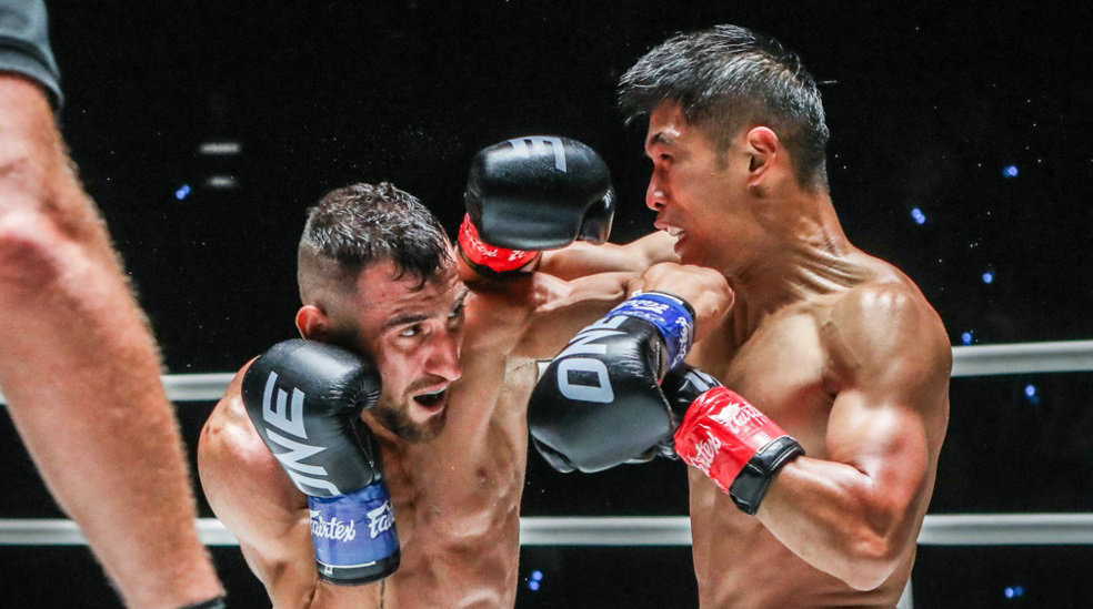 ONE周五格斗夜31战报:霍小龙遭读秒落败,拉马扎诺夫肘击KO萨拉