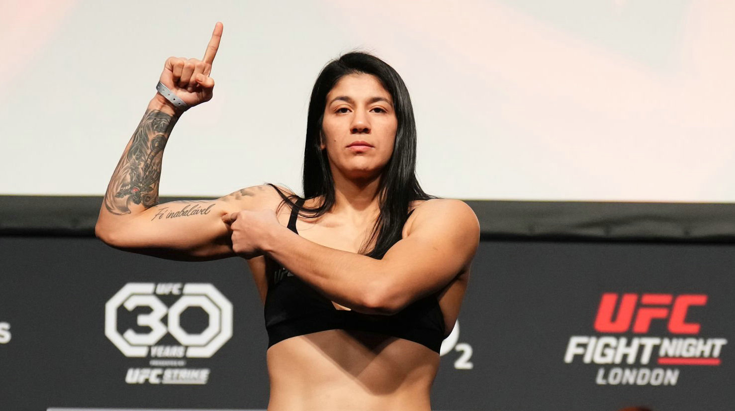 1月14日UFC:凯伦·维埃拉退赛