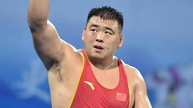 巴黎奥运会｜中国男子自由式摔跤获首张奥运入场券