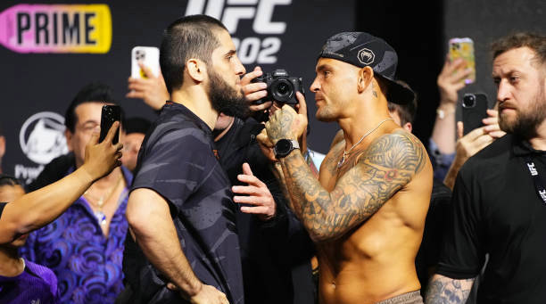 UFC 302赛前称重图集!轻量级冠军金腰带战领衔