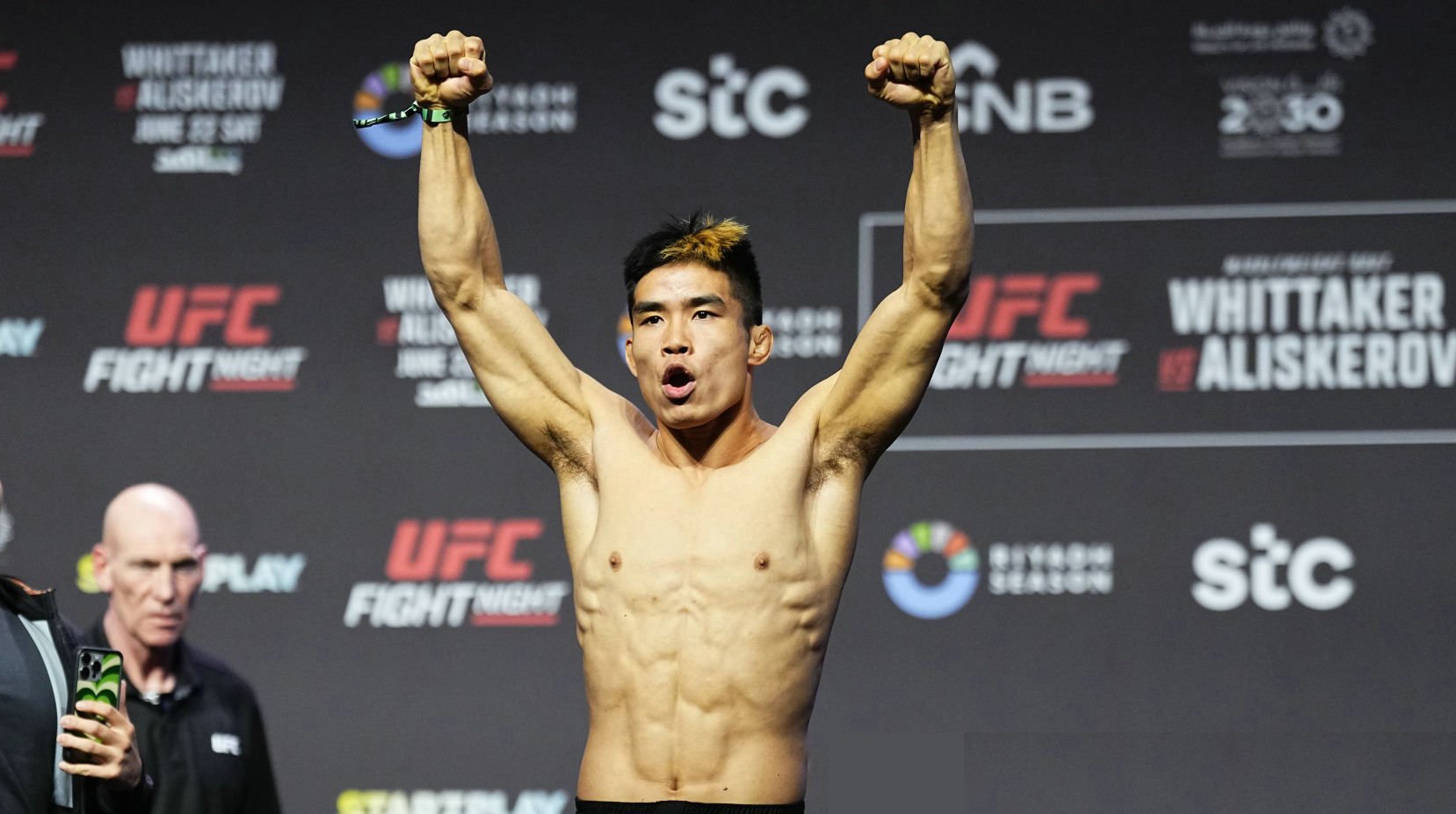 中国选手肖龙今晚出战!UFC格斗之夜赛前称重图集
