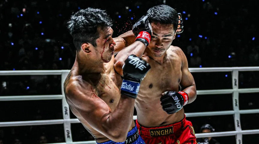 “ONE:周五格斗夜81”战报,苏波邦103秒肘击KO速胜,武尊逆风翻盘KO获胜