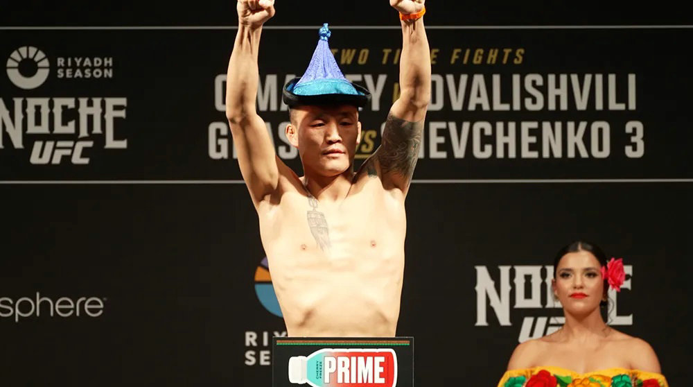 中国选手傲日其楞明日出战!UFC 306赛前称重
