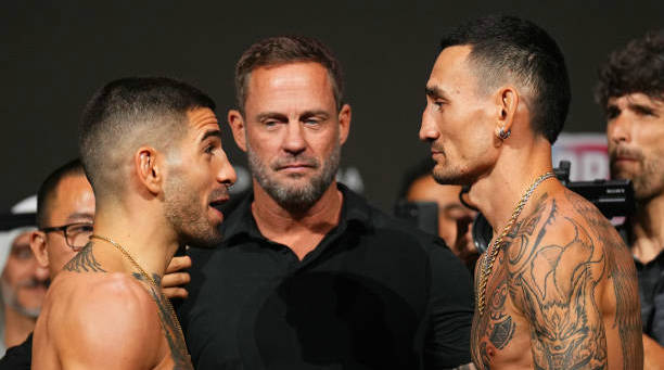 UFC 308赛前称重图集!羽量级冠军战领衔