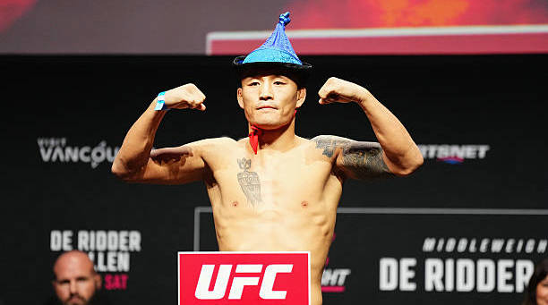 中国选手傲日其楞明日出战！UFC格斗之夜赛前称重