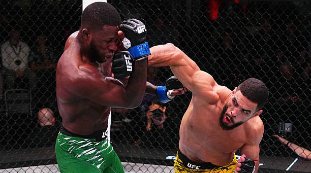 穆斯里穆被首局KO告负，邦菲TKO布朗取得4连胜