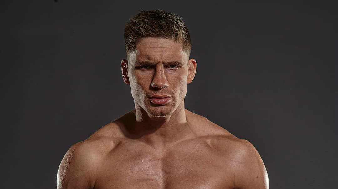 里科·范霍文宣布放弃Glory重量级冠军头衔