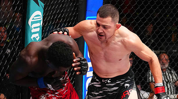 加西亚首回合TKO奥纳马豪取七连胜