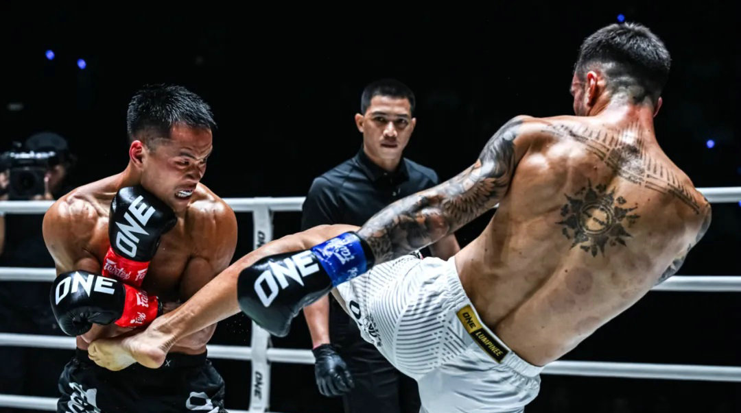 ONE周五格斗夜131战报：朱帅分歧判定告负，德乔点数获胜