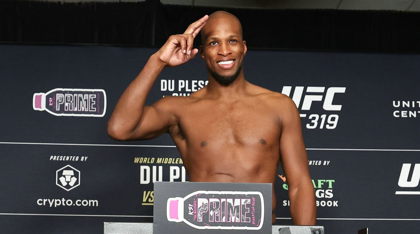 迈克尔·佩奇对UFC没有安排次中量级对手表示沮丧