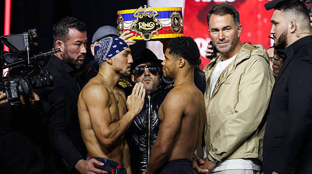 特奥菲莫·洛佩兹vs沙库尔·史蒂文森！赛前称重仪式