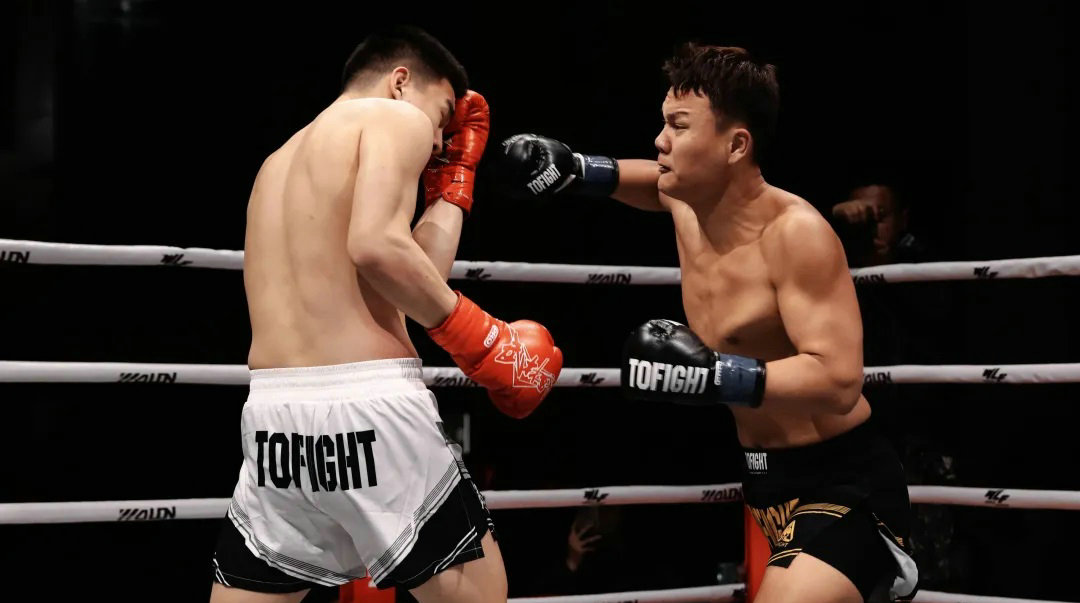 武林风跨年之夜巅峰对决，郑州战队加冕城市之王，百姓擂台草根逆袭燃爆全场