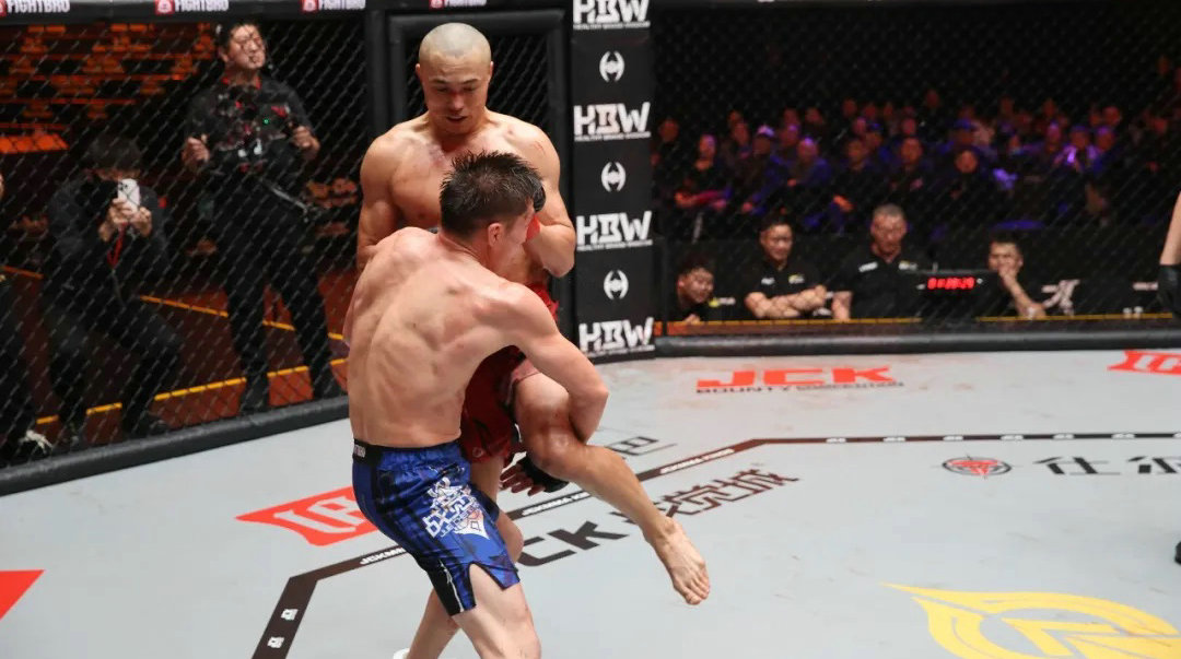 那尔太与努力库瓦提会师羽量级赏金赛决赛！中国国家综合格斗队第三届亚锦赛金牌选手颁发奖金！ | JCK觉城之夜N115战报