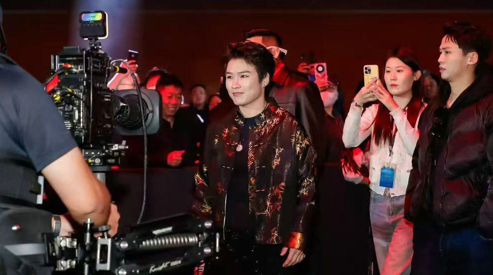 冯萧灿第二局TKO获胜，BTF为战而生战报