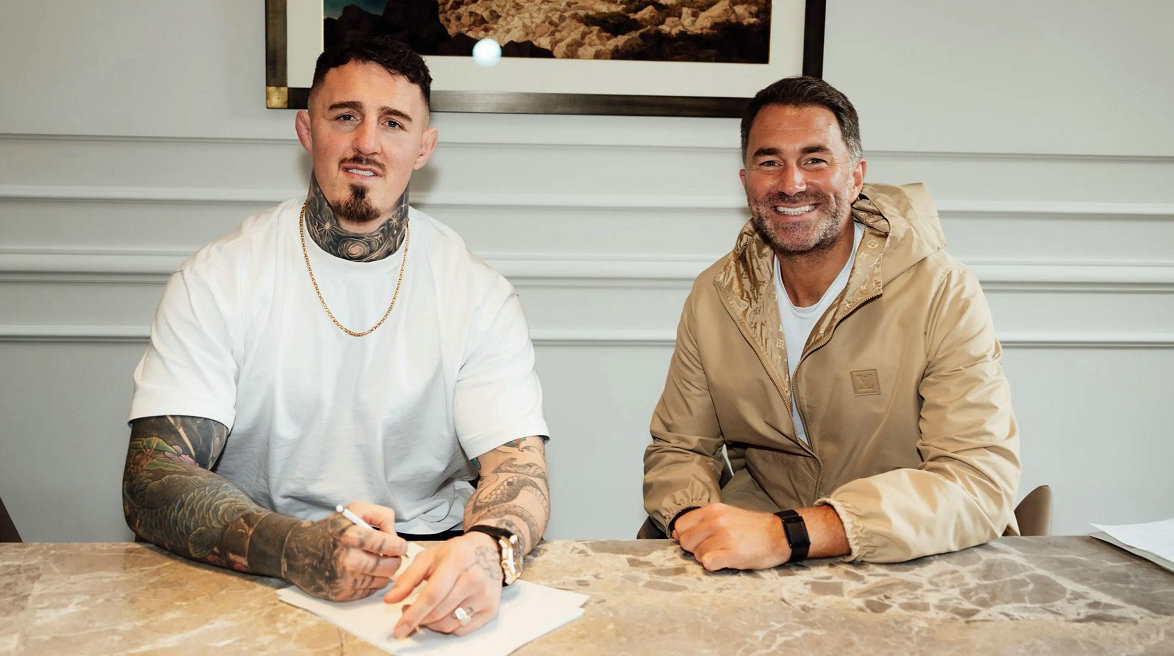 UFC冠军汤姆·阿斯皮纳尔与埃迪·赫恩签约