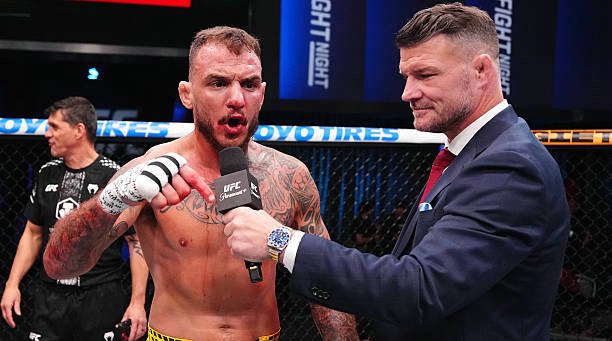 莫伊卡诺第二回合绞杀邓肯