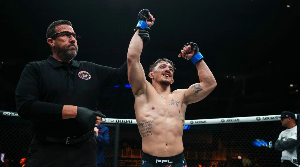 PFL芝加哥站：麦基一致判定战胜佩蒂斯继续不败金身