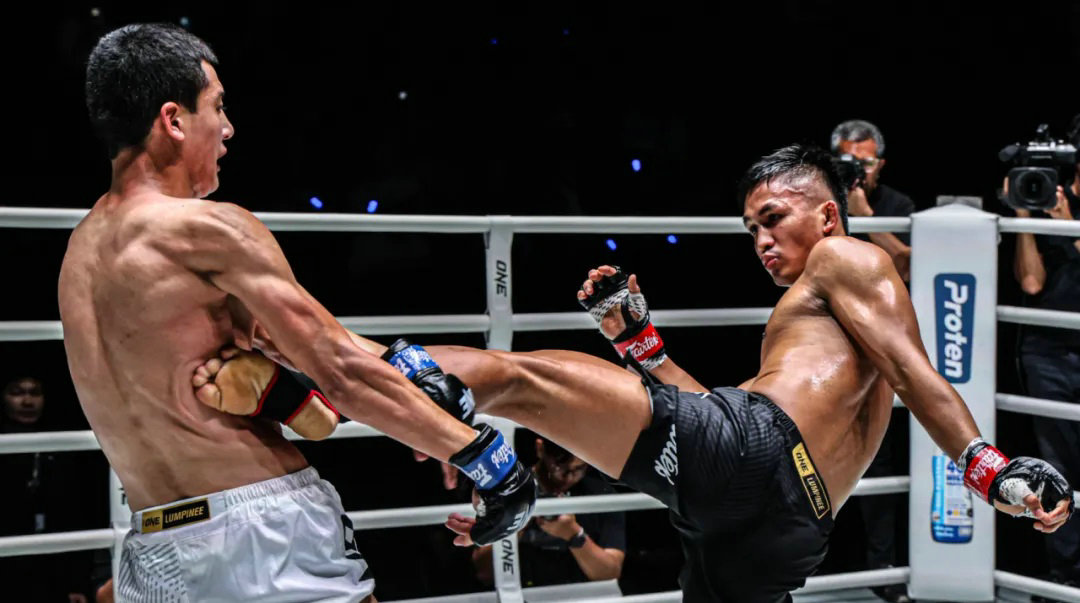 ONE周五格斗夜156战报：康苏克强势KO，蒙坤德莱回归战获胜！