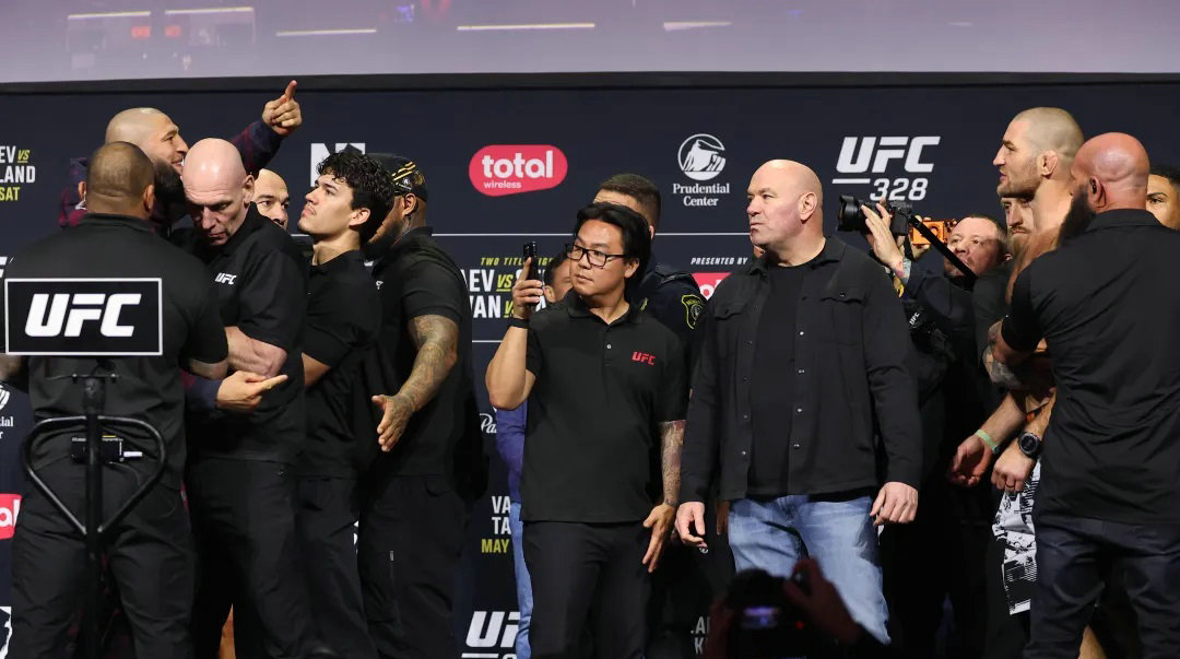 UFC 328赛前称重！中量级与蝇量级冠军战领衔