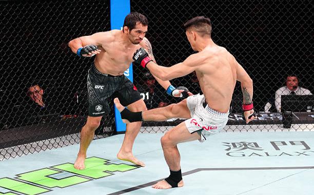 UFC澳门站首日战报！茸主与谢彬双双首局TKO获胜