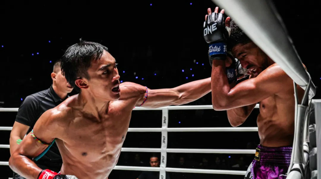 ONE周五格斗夜161战报：贾拉猜绝地反击，佩西安首回合速胜！